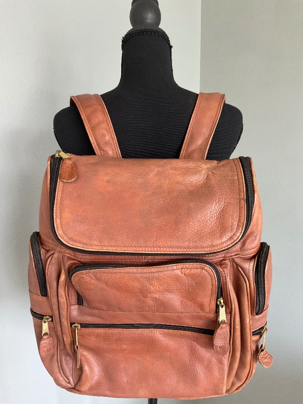 FRYE BACKPACK IN SOFT GRAIN LEATHER